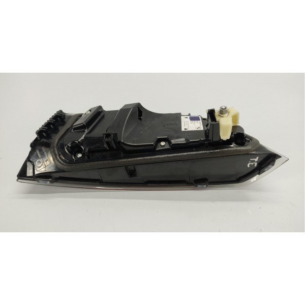 Lanterna Tampa Traseira Esquerda Bmw G20 Msport 320i 2024