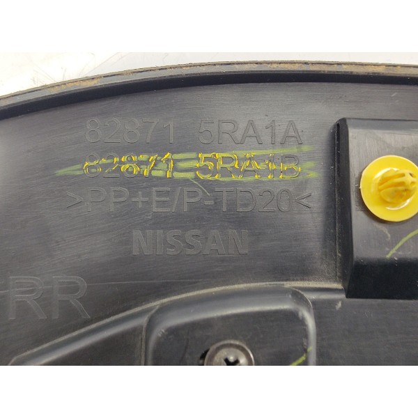 Friso Porta Traseira Esquerda Nissan Kicks 2021
