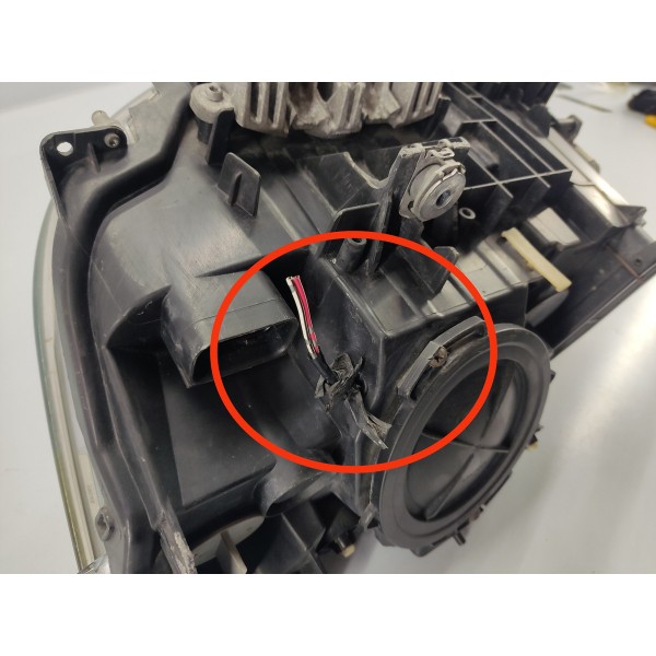 Farol Direito  Bmw 320i N20 2015 C/detalhes