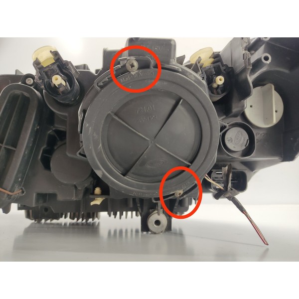 Farol Direito  Bmw 320i N20 2015 C/detalhes