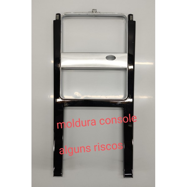Moldura Console Velar 2.0 P300 2020 Detalhe