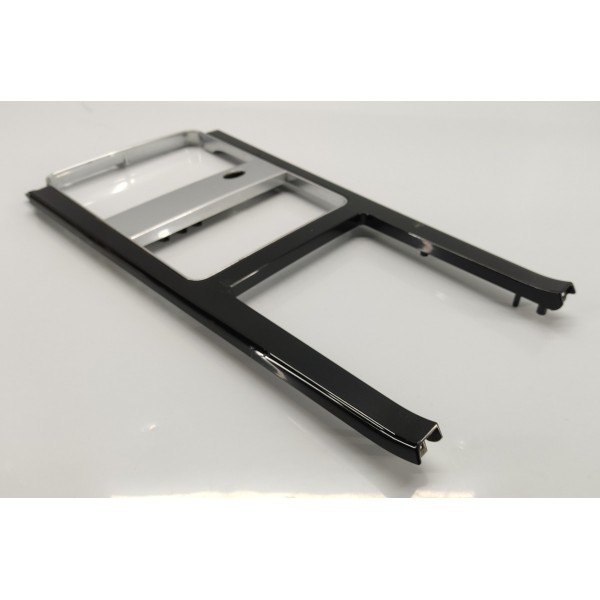 Moldura Console Velar 2.0 P300 2020 Detalhe