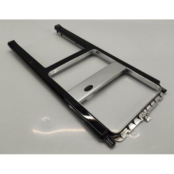 Moldura Console Velar 2.0 P300 2020 Detalhe