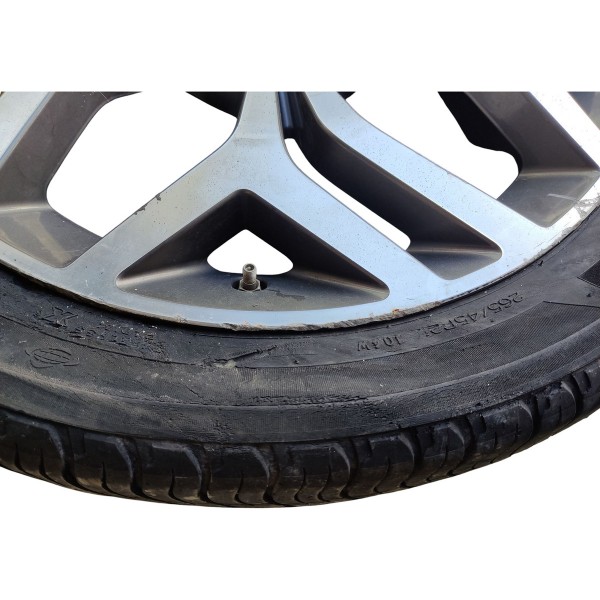 Roda R21 Velar 2.0 P300 2020 Pneu Ruim Detalhe