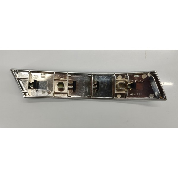 Acabamento Puxador Porta D.d Discovery Sport 2021 Diesel Prateado Acabamento Puxador Porta D.d Discovery Sport 2021 Diesel Prateado