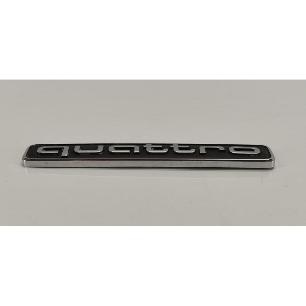 Emblema Quattro Tampa Traseira Audi Q5 2.0 2022 Preto