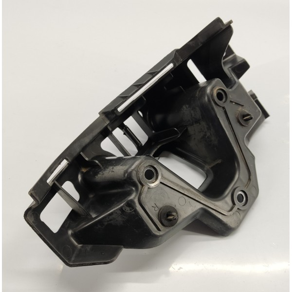 Suporte Guia Parachoque T.d Range Rover Sport 2009