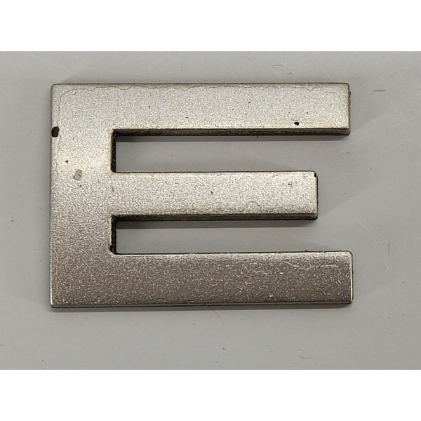 Emblema Letra E Capo Range Rover Sport 2009 01 Prateado Emblema Letra E Capo Range Rover Sport 2009 01 Prateado