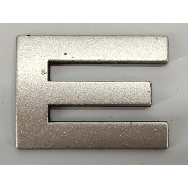 Emblema Letra E Capo Range Rover Sport 2009 02 Prateado Emblema Letra E Capo Range Rover Sport 2009 02 Prateado