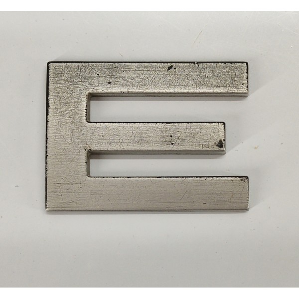 Emblema Letra E Tampa Traseira Range Rover Sport 2009 01