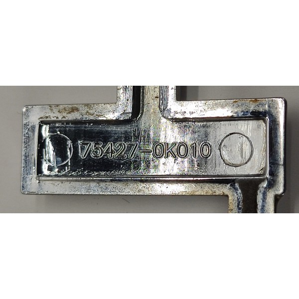 Emblema Letreiro Porta Toyota Hilux 3.0 2009 01 Prateado Emblema Letreiro Porta Toyota Hilux 3.0 2009 01 Prateado