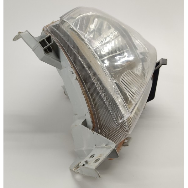 Farol Esquerdo Paralelo Toyota Hilux 3.0 2009 Esquerdo/motorista Farol Esquerdo Paralelo Toyota Hilux 3.0 2009 Esquerdo/motorista