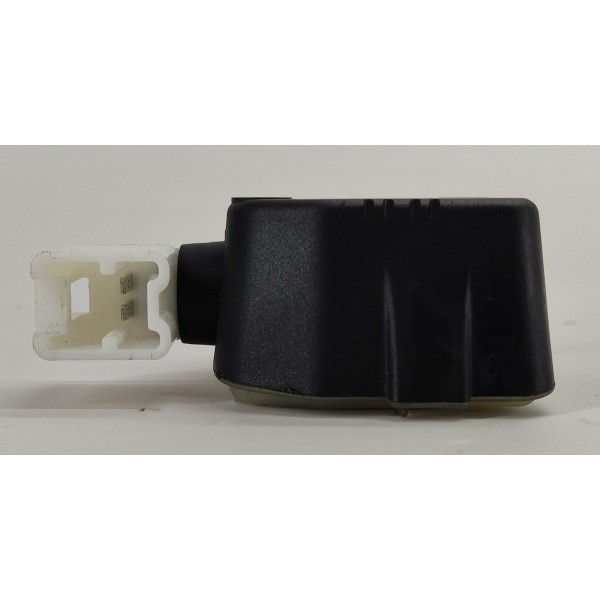 Motor Trava Tampa Traseira Nissan Sentra 2.0 2011 806651 Preto Traseira