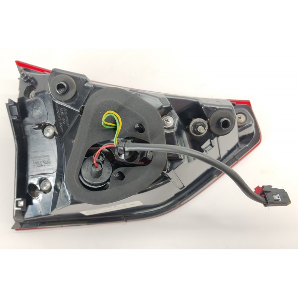 Lanterna Tampa Traseira L.d Tracker 1.2 Turbo 2023 26313442 Direito/passageiro Vermelho