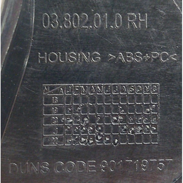 Lanterna Tampa Traseira L.d Tracker 1.2 Turbo 2023 26313442 Direito/passageiro Vermelho