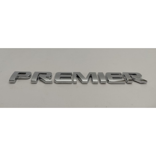 Emblema Tampa Traseira Gm Tracker 1.2 Turbo 2023 00 Prateado