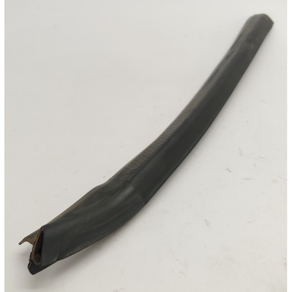 Borracha Vedação Carroceria T.e Tracker 1.2 2023 26238822 Preto