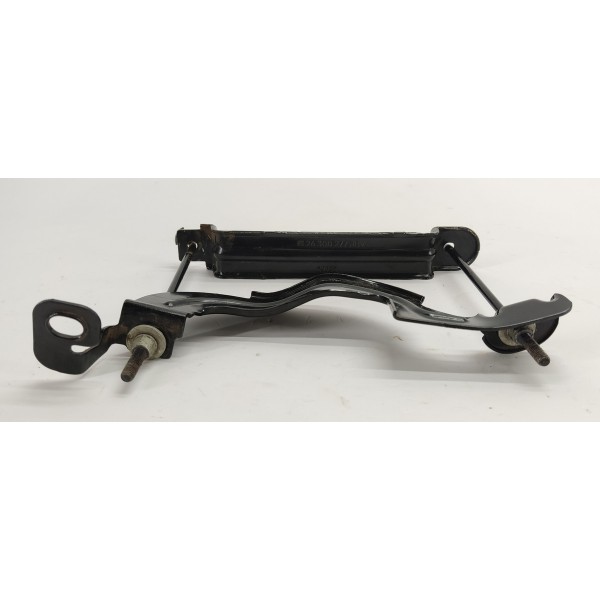 Trava Suporte Bateria Gm Tracker 1.2 Turbo 2023 26300277 Direito