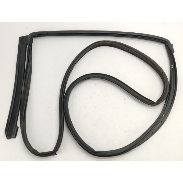 Borracha Fixa Porta T.d Gm Tracker 1.2 Turbo 2023 Preto