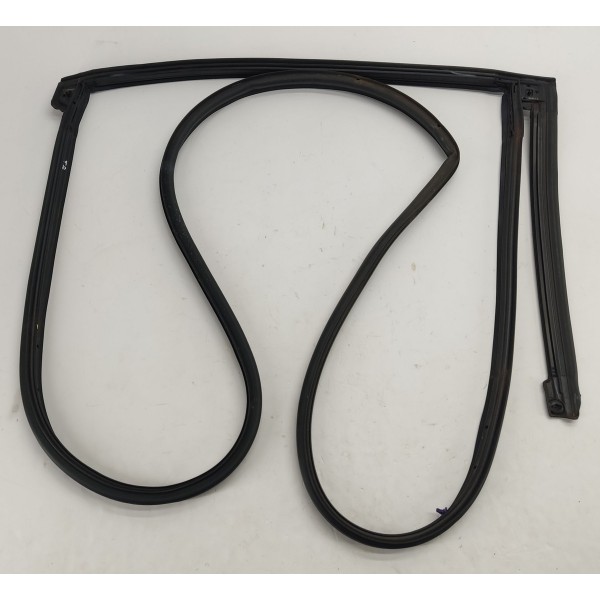 Borracha Fixa Porta T.d Gm Tracker 1.2 Turbo 2023 Preto