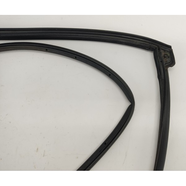 Borracha Fixa Porta T.e Gm Tracker 1.2 Turbo 2023 Preto