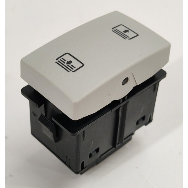 Botão Abertura Cortina Teto Gm Tracker 1.2 Turbo 2023