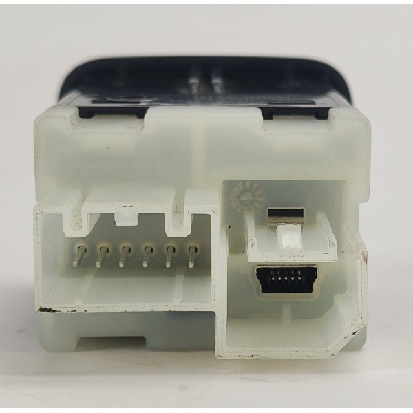 Usb Traseiro Gm Tracker 1.2 Turbo 2023 13536589 Preto