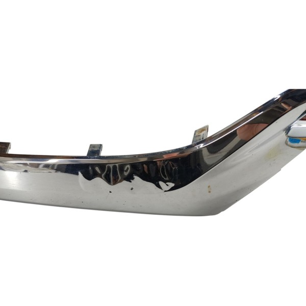 Friso Grade Dianteira Gm Tracker 1.2 Turbo 2023 C/detalhe Preto