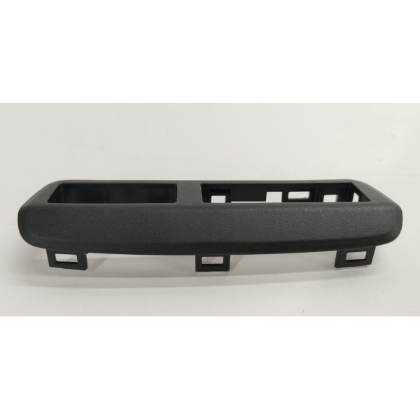 Moldura Botão Sos Luz Teto Gm Tracker 1.2 Turbo 2023 Preto