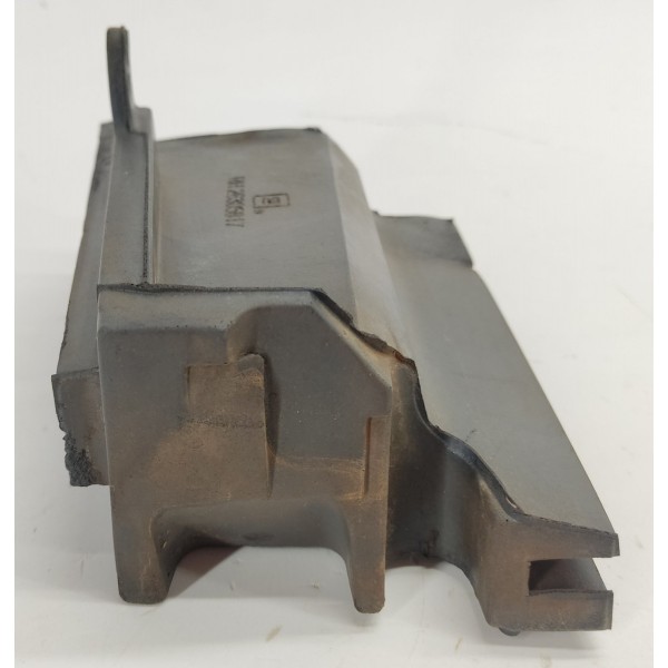 Espuma Churrasqueira L.d Gm Tracker 1.2 2023 26305817 Preto