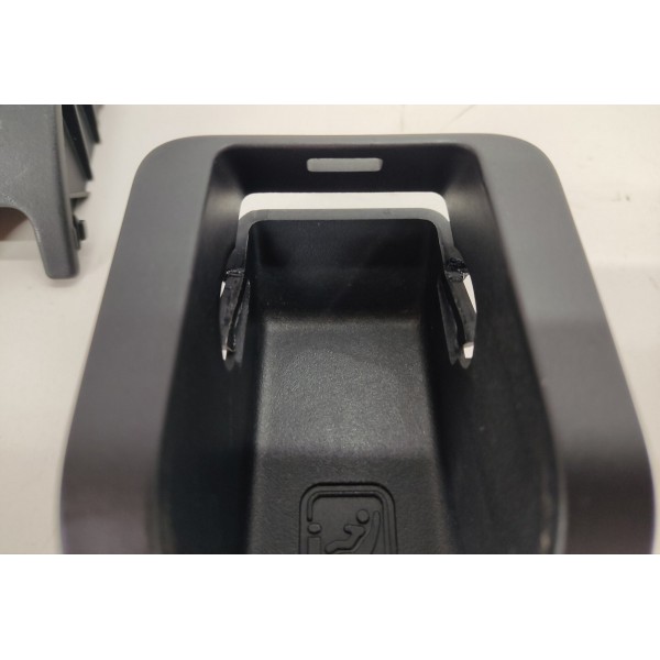 Acabamento Isofix Banco Gm Tracker 1.2 2023 26288551 Prero