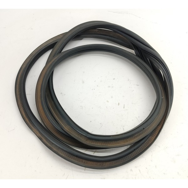 Borracha Carroceria Tampa Traseira Tracker 1.2 Turbo 2023 Preto