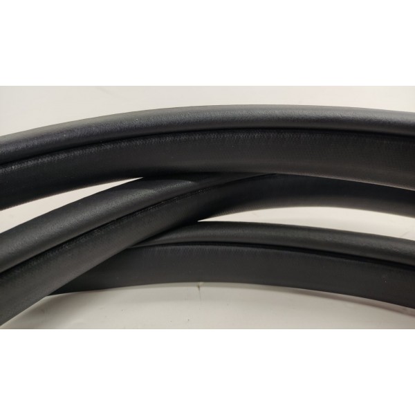 Borracha Carroceira T.d Gm Tracker 1.2 Turbo 2023 Preto