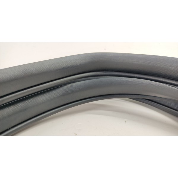 Borracha Carroceira T.e Gm Tracker 1.2 Turbo 2023 Preto