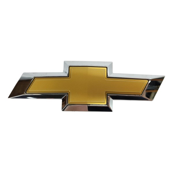 Emblema Tampa Traseira Gm Tracker 1.2 2023 Dourado