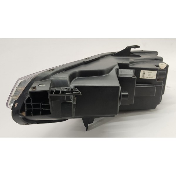 Farol Direito Gm Tracker 1.2 Turbo 2023 C/detalhe Direito/passageiro