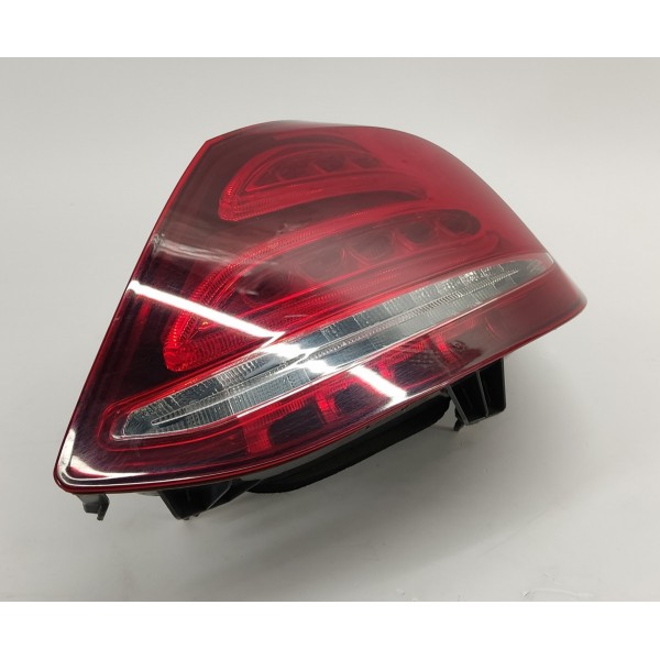 Lanterna T.d Paralela Mercedes C180 1.6 2017 Direito/passageiro Vermelho
