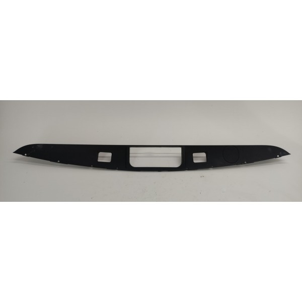 Acabamento Tampa Traseira Mercedes C180 1.6 2017 A2057400500 Preto