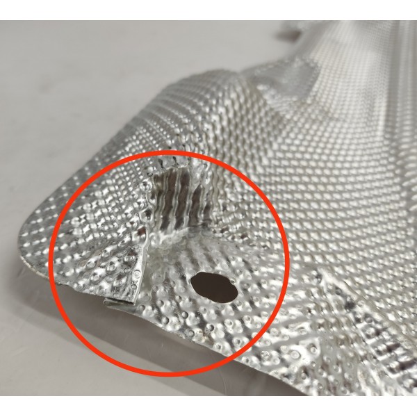 Protetor Calor Mercedes C180 1.6 2017 A2056820471 Detalhe