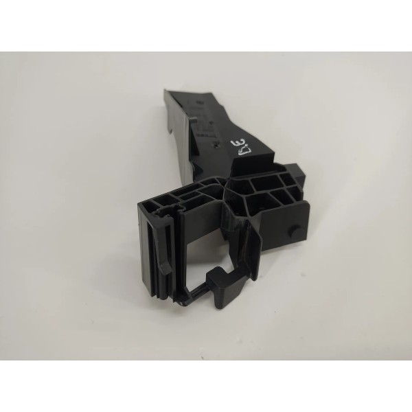 Suporte Fechadura Porta D.e Mercedes C180 2017 A2057230114