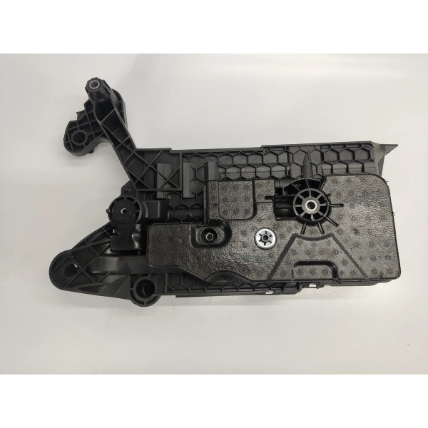 Suporte Bateria Volkswagen Jetta Gli 2026 5q0915331k Preto