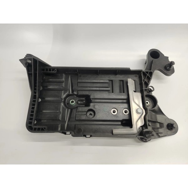 Suporte Bateria Volkswagen Jetta Gli 2026 5q0915331k Preto