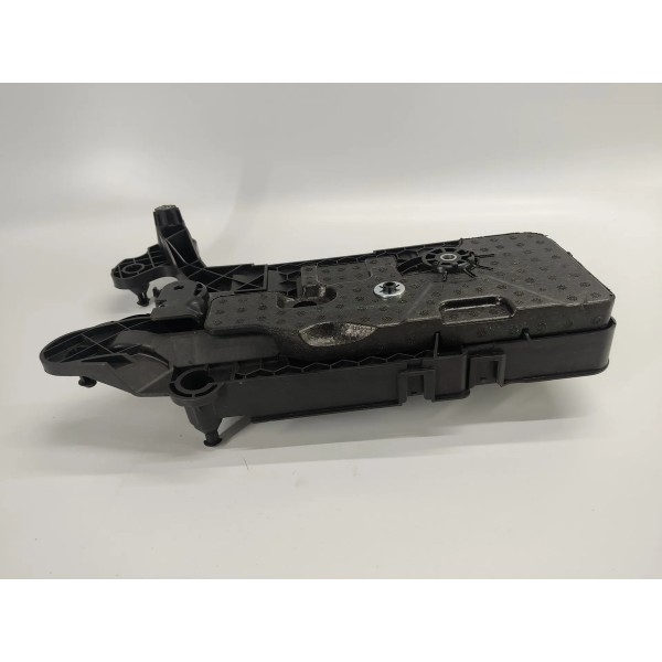 Suporte Bateria Volkswagen Jetta Gli 2026 5q0915331k Preto
