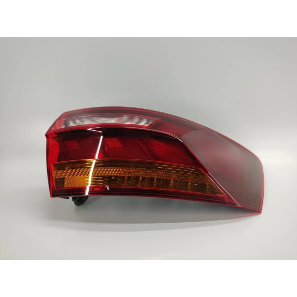 Lanterna Direta Volkswagen Jetta Gli 2026 17a945096c Direito/passageiro Vermelho