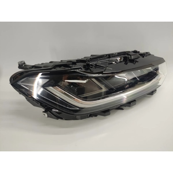 Farol Direito Volkswagen Jetta Gli 2026 17b941060 Direito/passageiro