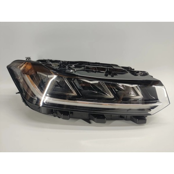 Farol Direito Volkswagen Jetta Gli 2026 17b941060 Direito/passageiro