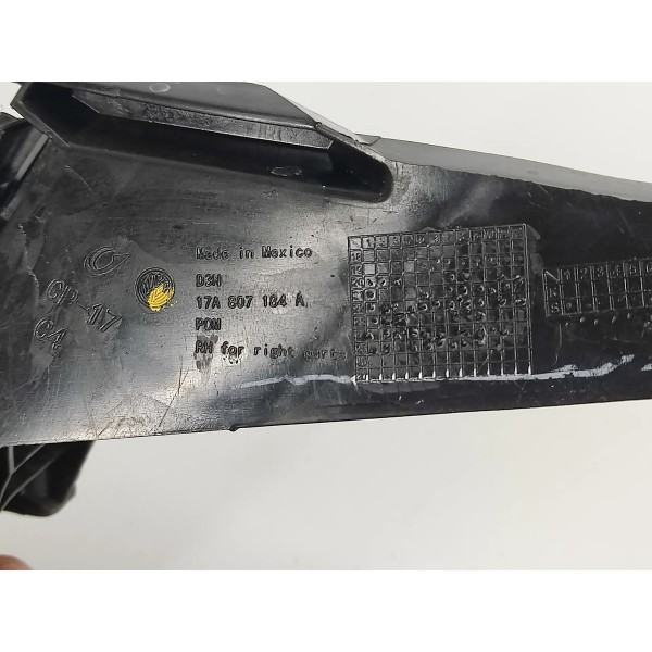 Suporte Guia Parachoque D.d Jetta Gli 2026 17a807184a