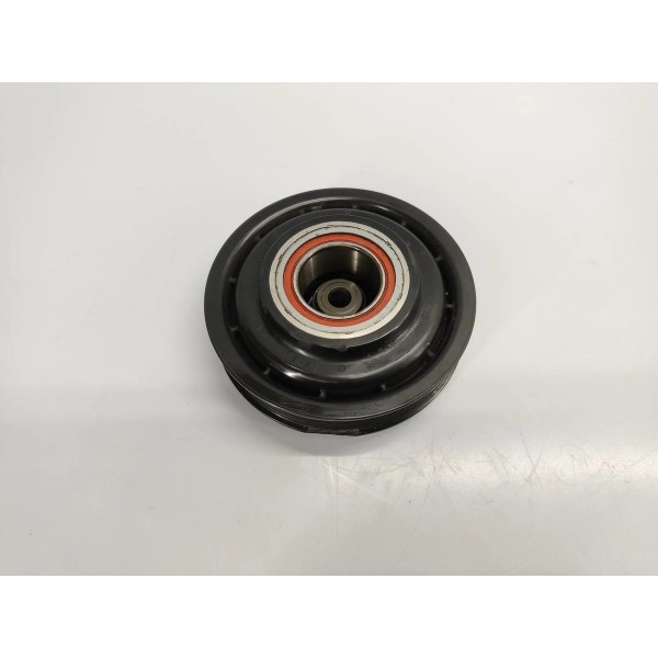 Polia Compressor Ar Condicionado Mercedes B200 2015 Detalhe