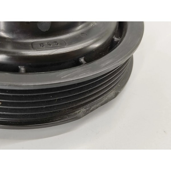 Polia Compressor Ar Condicionado Mercedes B200 2015 Detalhe