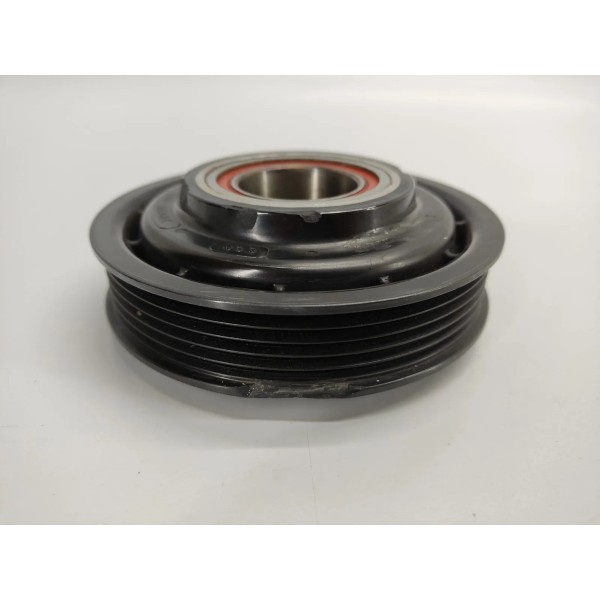 Polia Compressor Ar Condicionado Mercedes B200 2015 Detalhe